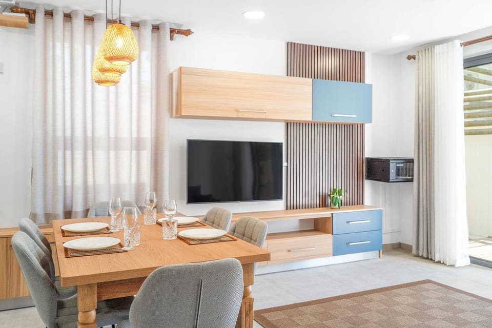 TV and multimedia, Dining area