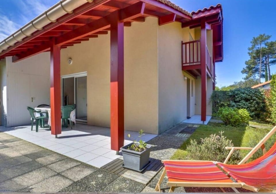 Property building, Patio, Garden, View (from property/room), Garden view