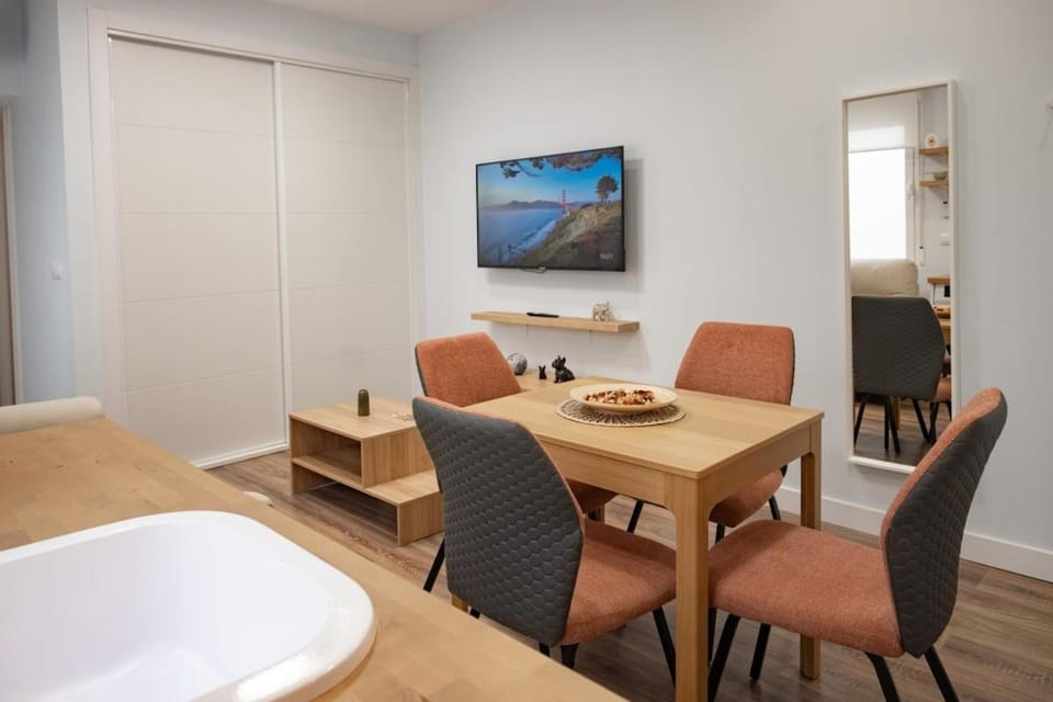 TV and multimedia, Living room, Dining area