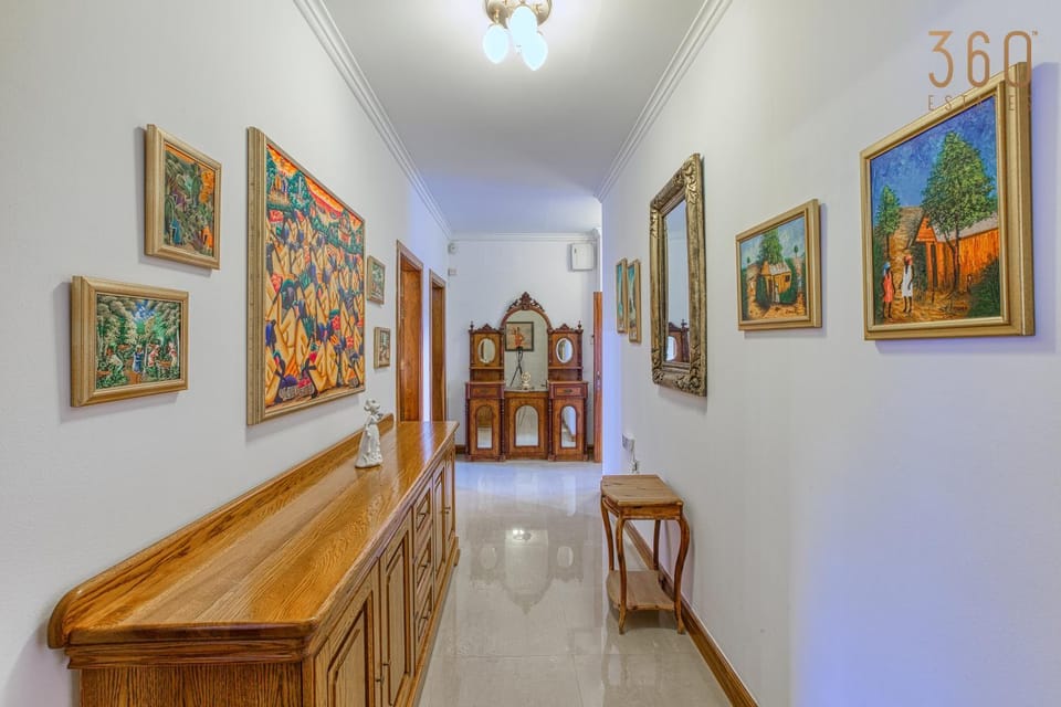 Living room, Decorative detail, Seating area, hair dresser
