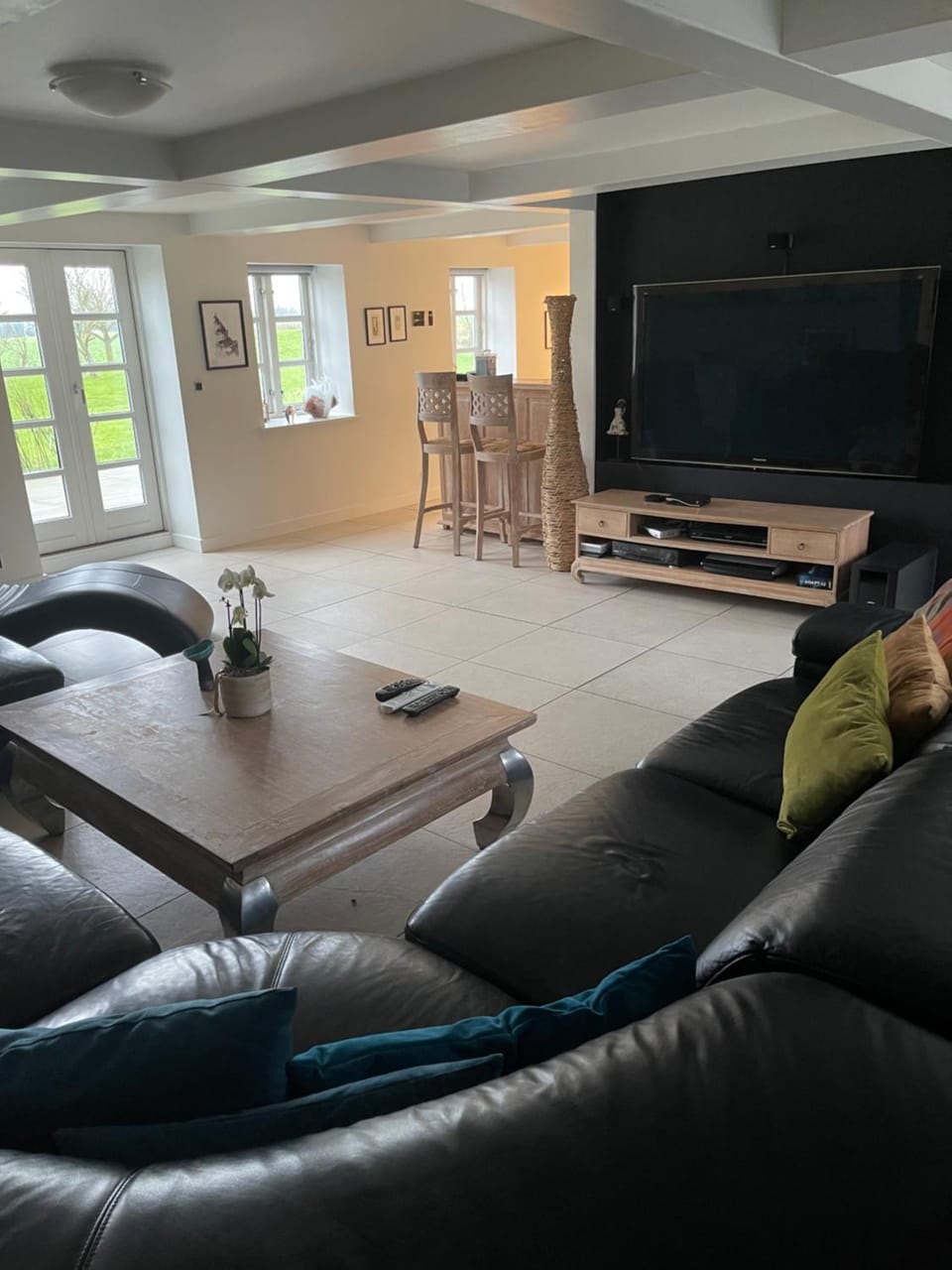 Large cozy living room with bedroom, bathroom Apartment in Zealand