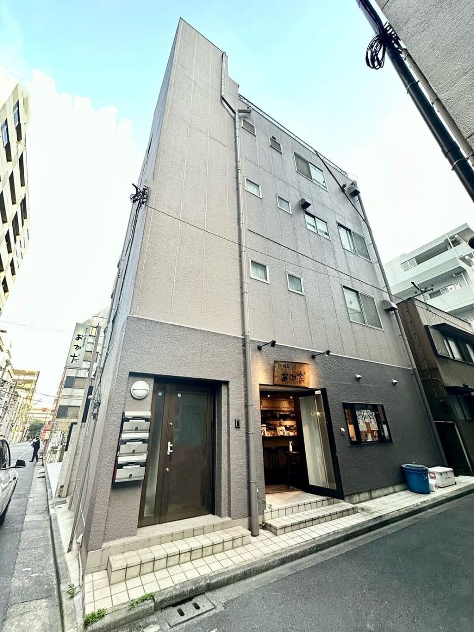 Property building, Neighbourhood