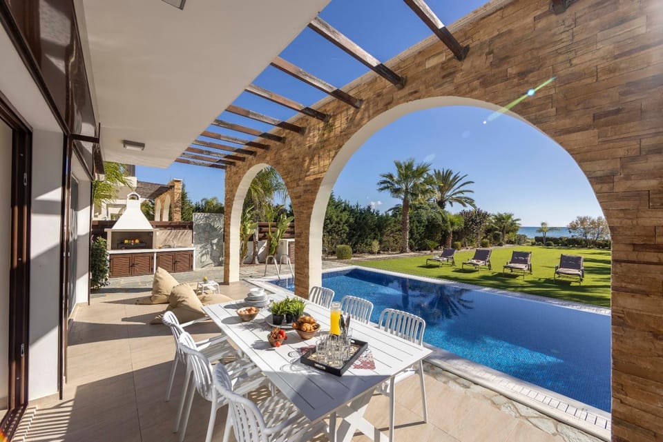 Patio, Pool view, Swimming pool
