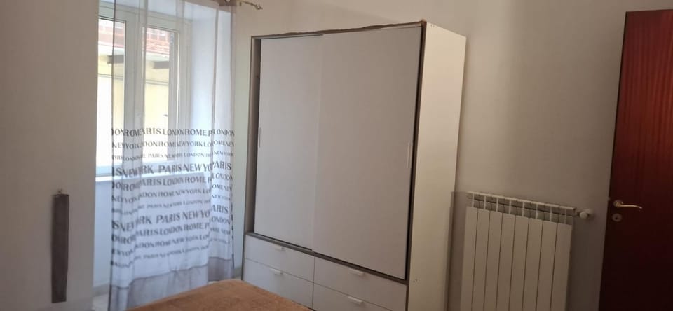 internet, wardrobe