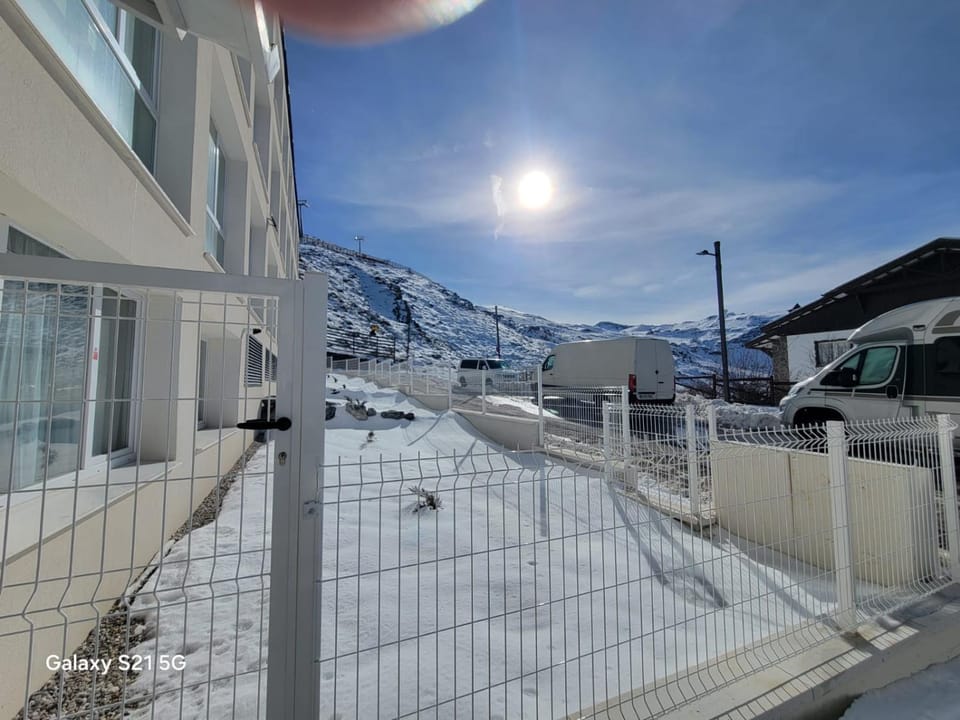 Property building, Skiing