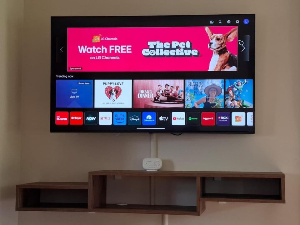 Communal lounge/ TV room, TV and multimedia