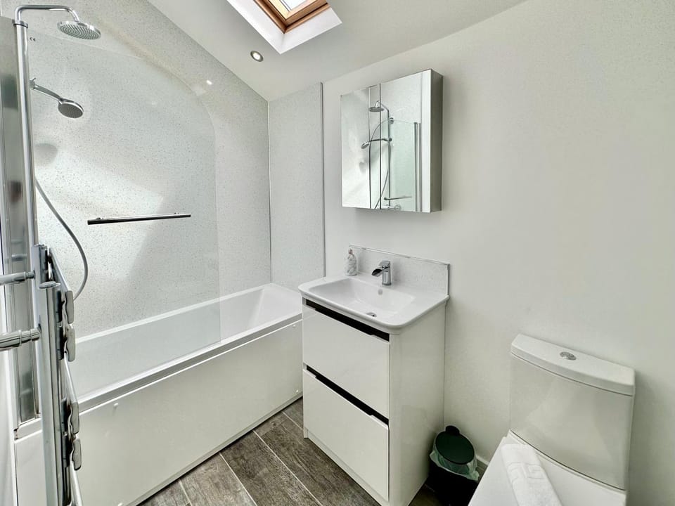 Bathroom, Bath