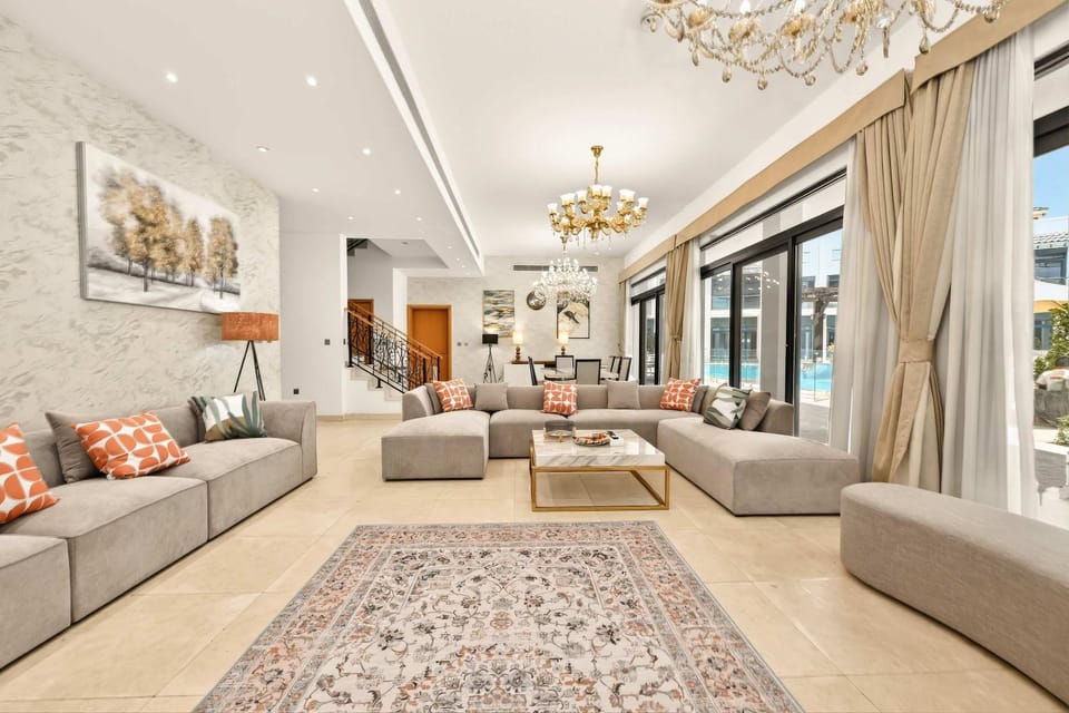 Estatesmen Palm Jumeirah Luxury Family Friendly Villa House in Dubai
