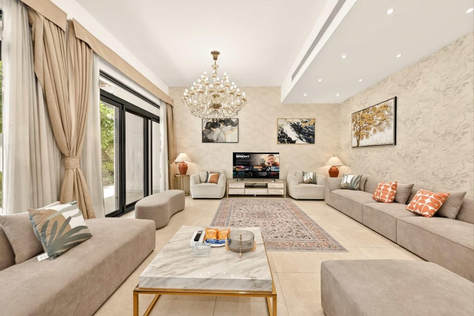 Estatesmen Palm Jumeirah Luxury Family Friendly Villa House in Dubai