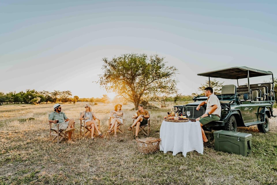Natural landscape, Food and drinks, Animals, group of guests