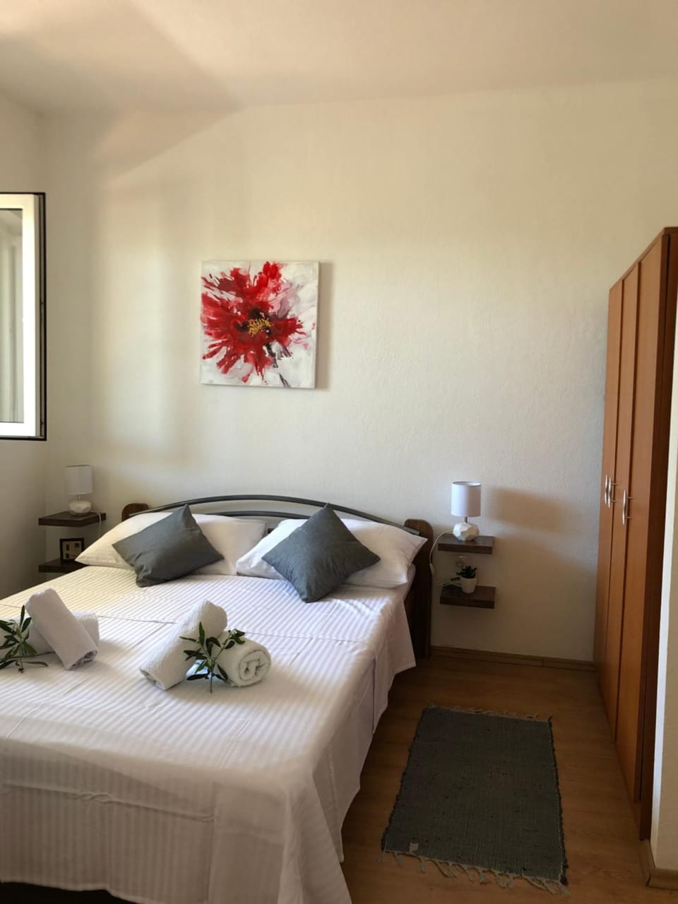 Apartments Mira Apartment in Okrug Gornji