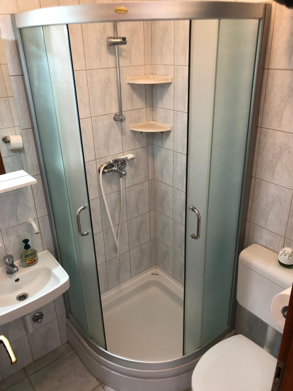 Apartments Mira Apartment in Okrug Gornji