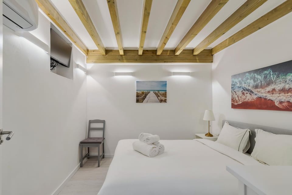 Bed, Bedroom, heating, air conditioner