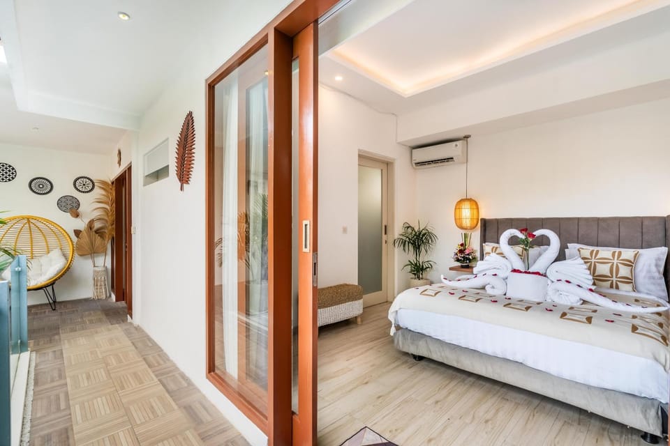 Seating area, Bedroom