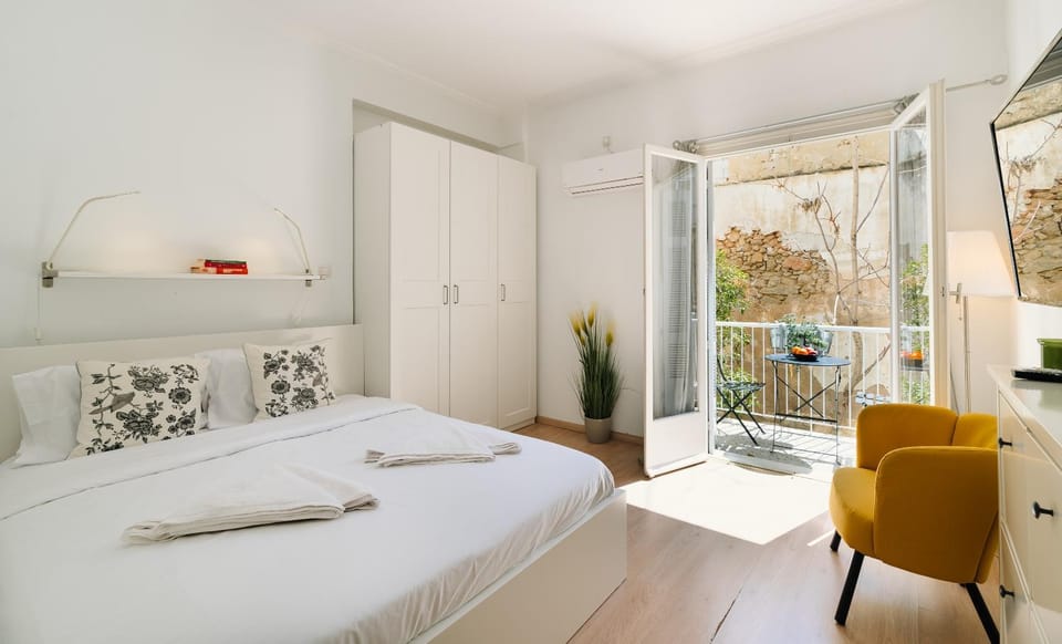 Bed, Balcony/Terrace, Bedroom, towels