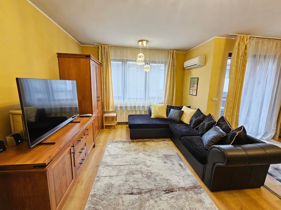 TV and multimedia, Living room, Seating area