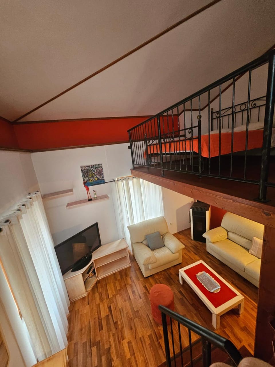 Bed, TV and multimedia, Living room, Photo of the whole room, Seating area, Bedroom