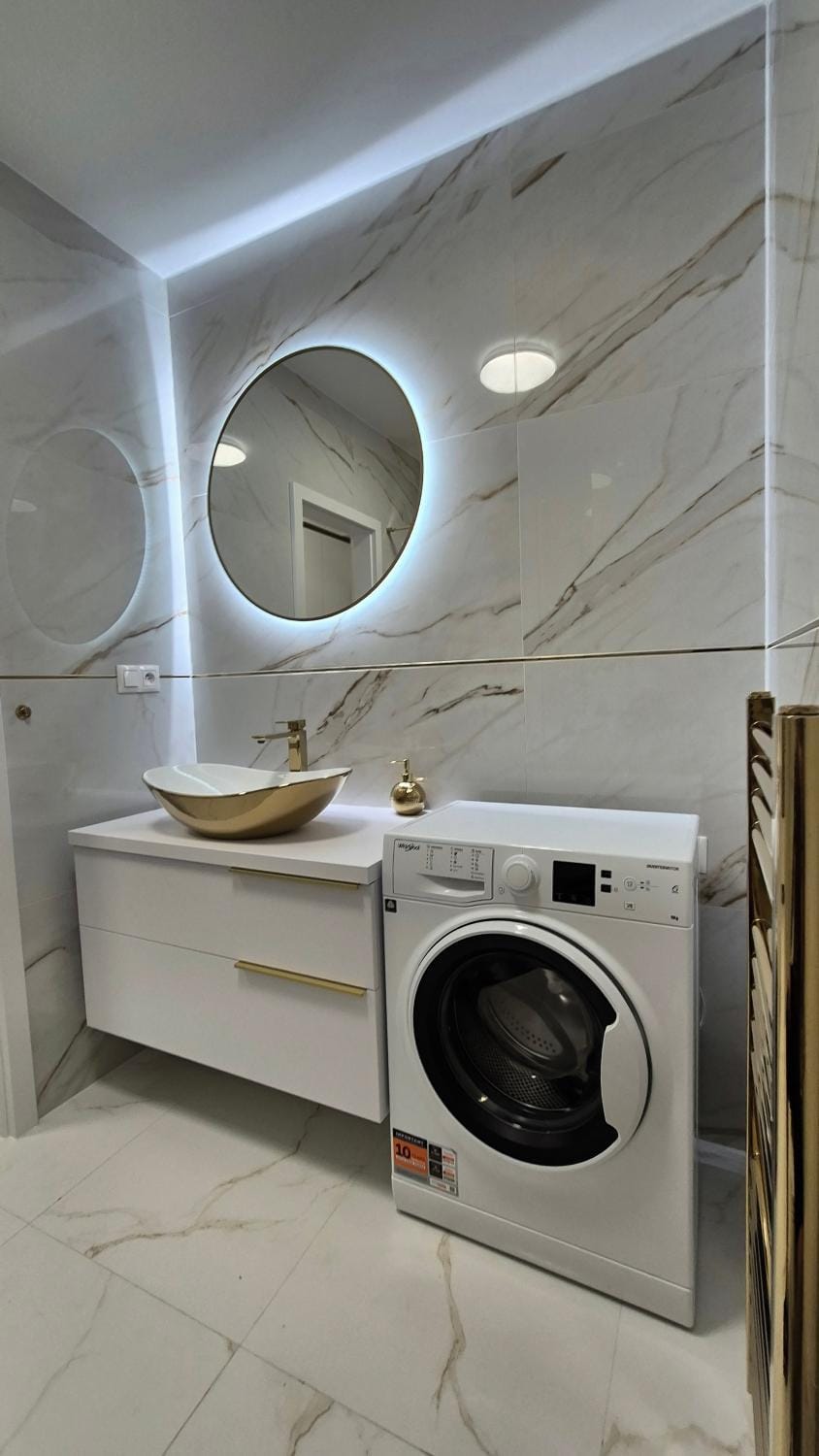 Bathroom, washing machine