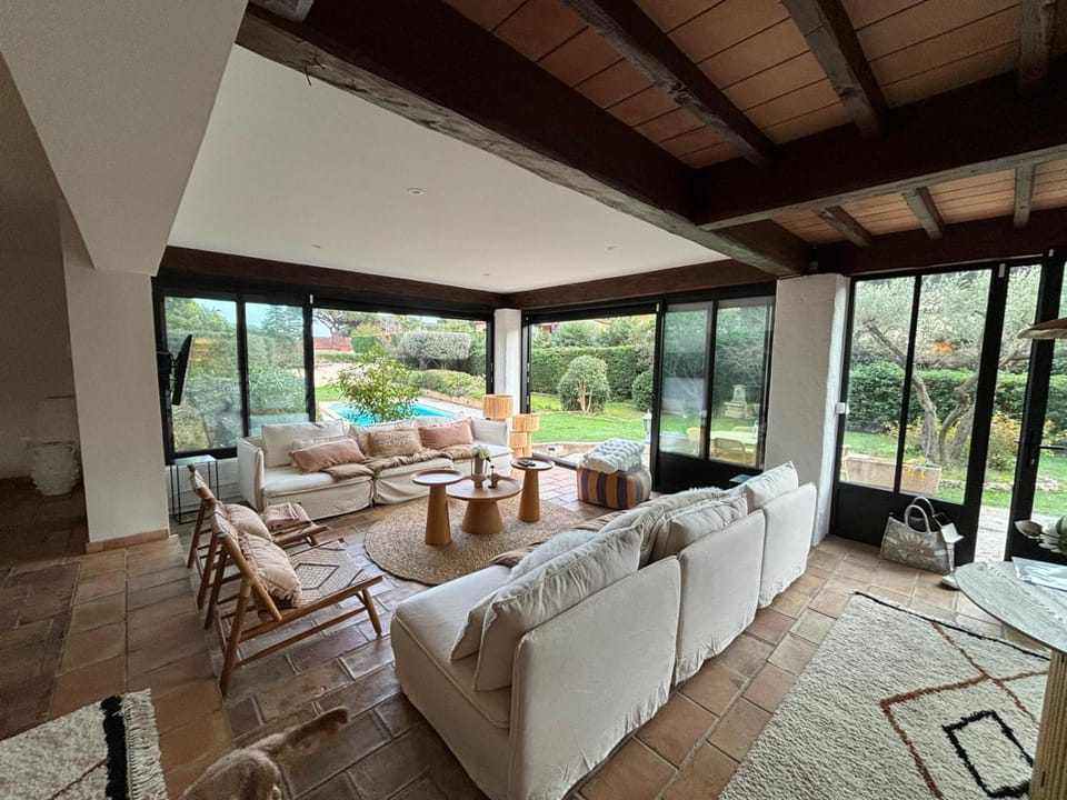 Living room, Garden view