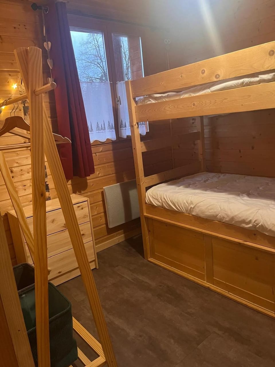 Photo of the whole room, Bedroom, bunk bed