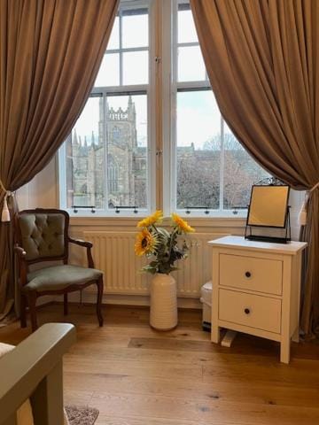 Carvetii - Abbey View, 1st Floor Flat, City Centre Apartment in Dunfermline