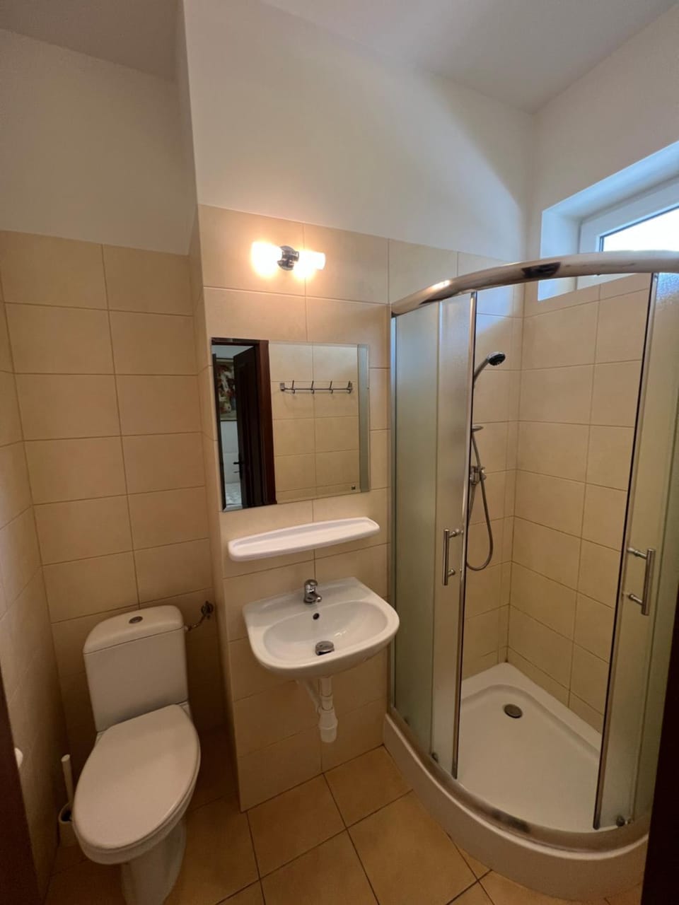 Shower, Toilet