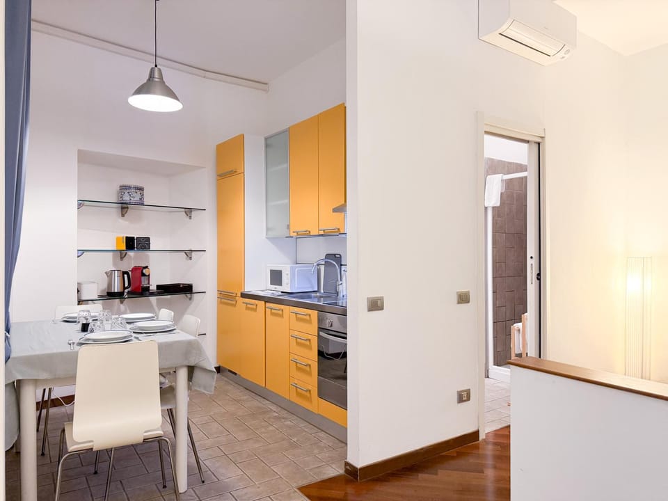 Kitchen or kitchenette, Dining area, dishwasher, oven, stove