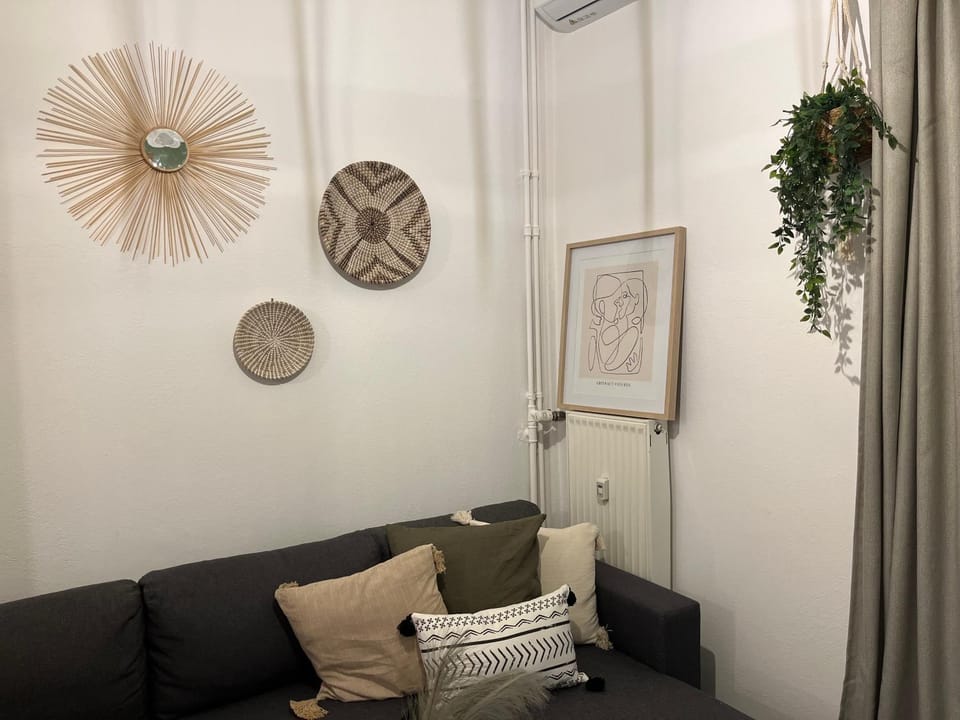 Living room, Seating area, air conditioner