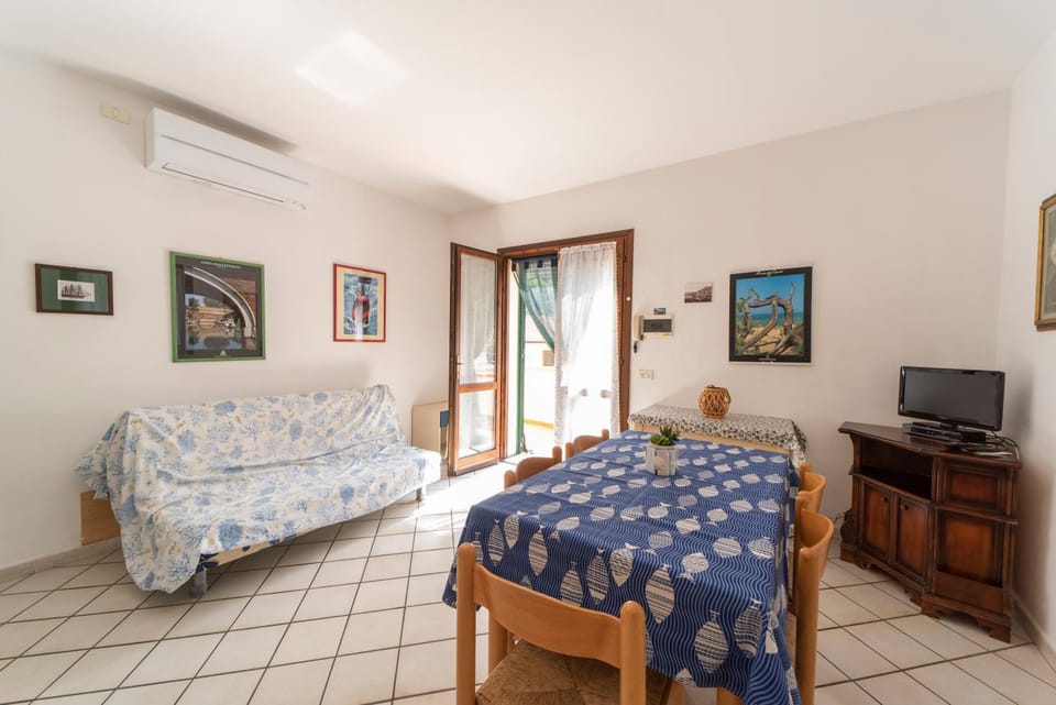 Dining area, air conditioner