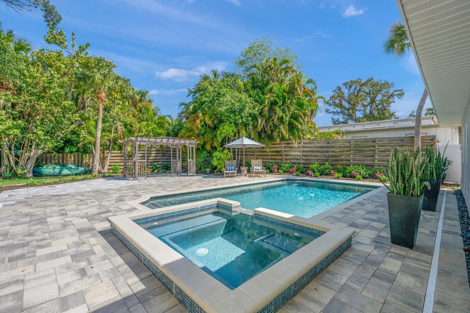 Shore Thing - 185 House in Sarasota