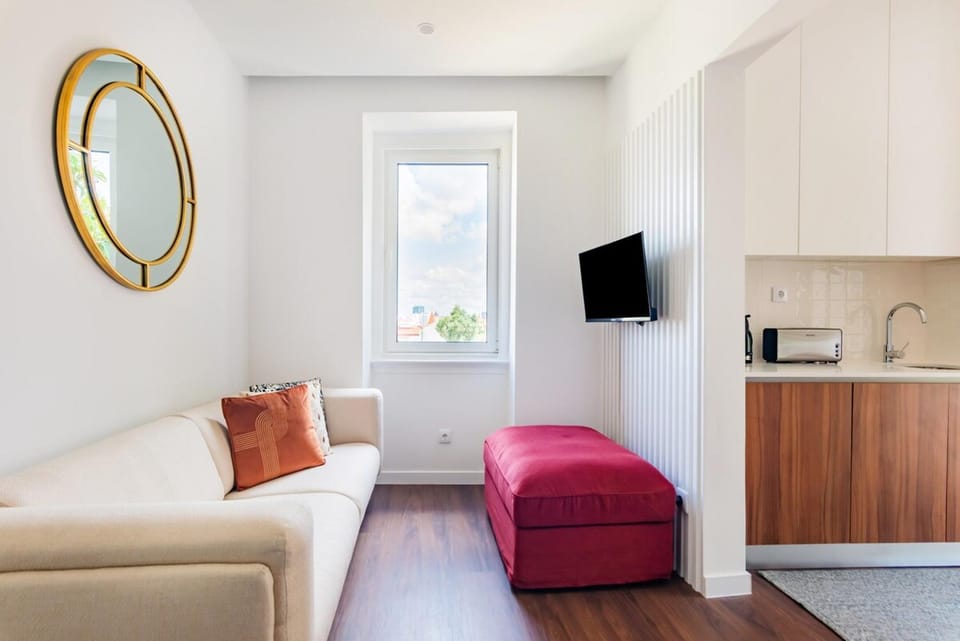 2BR Cardiff Apartment with Balcony Apartment in Lisbon