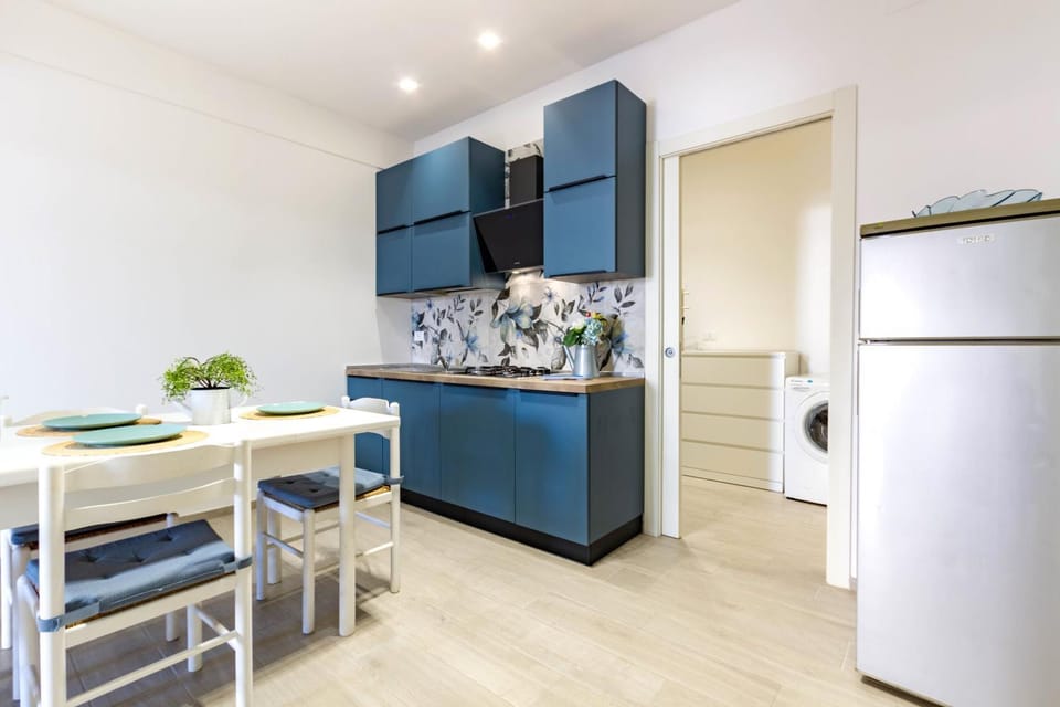 Kitchen or kitchenette, Living room, Dining area, stove, washing machine