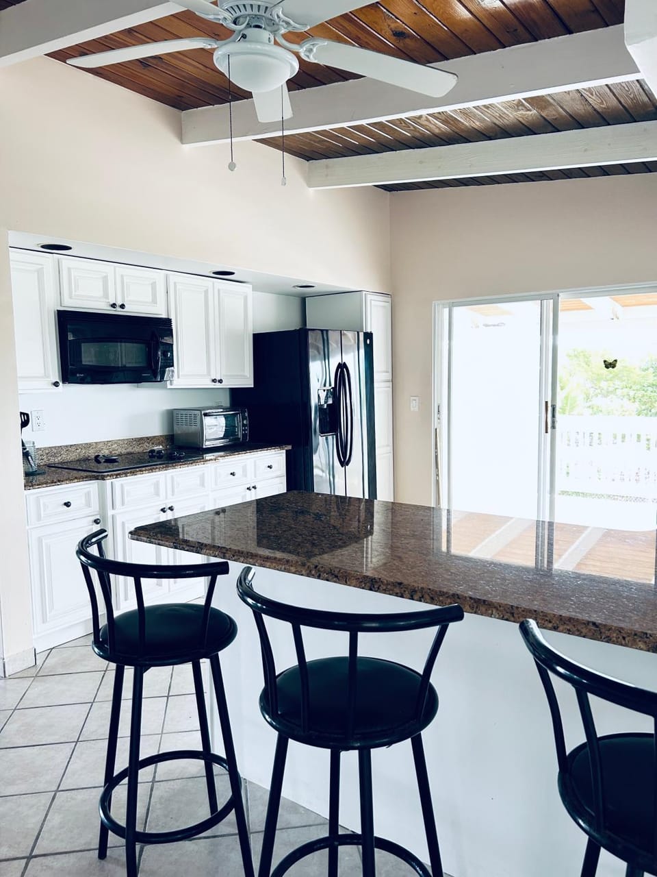 Kitchen or kitchenette, Dining area, stove
