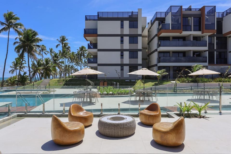 Restaurant/places to eat, Swimming pool