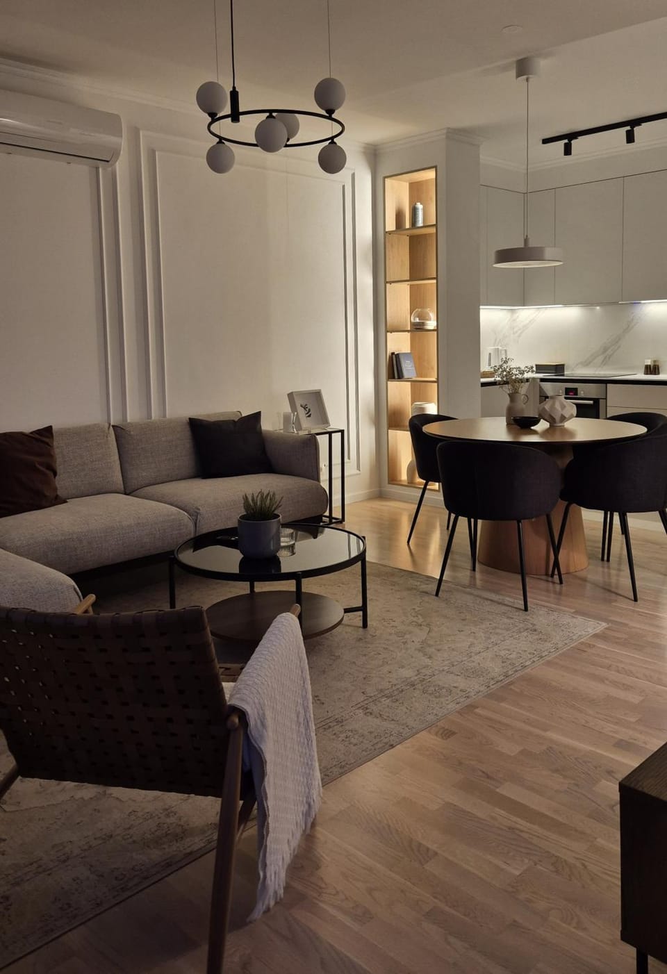 Living room, Seating area, Dining area