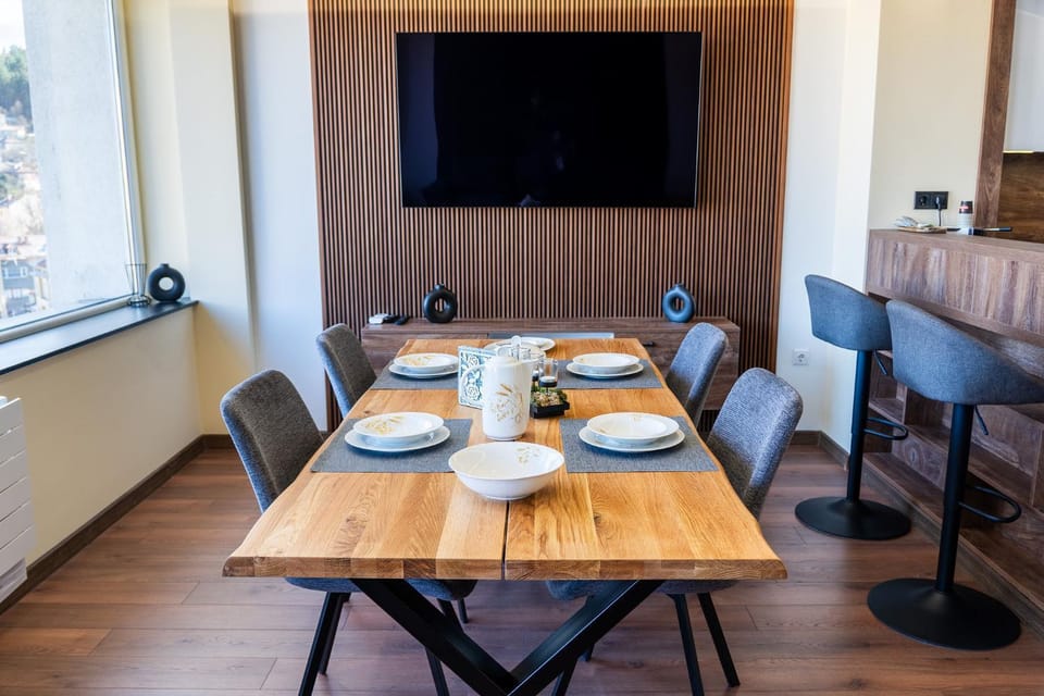 Living room, Dining area