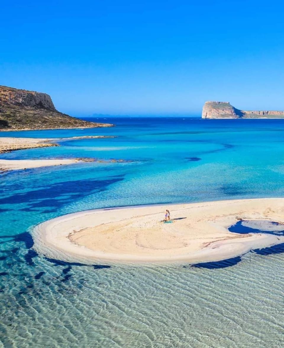 Three Bedroom Apartment in City Center with Sea View near the Beach House in Kissamos