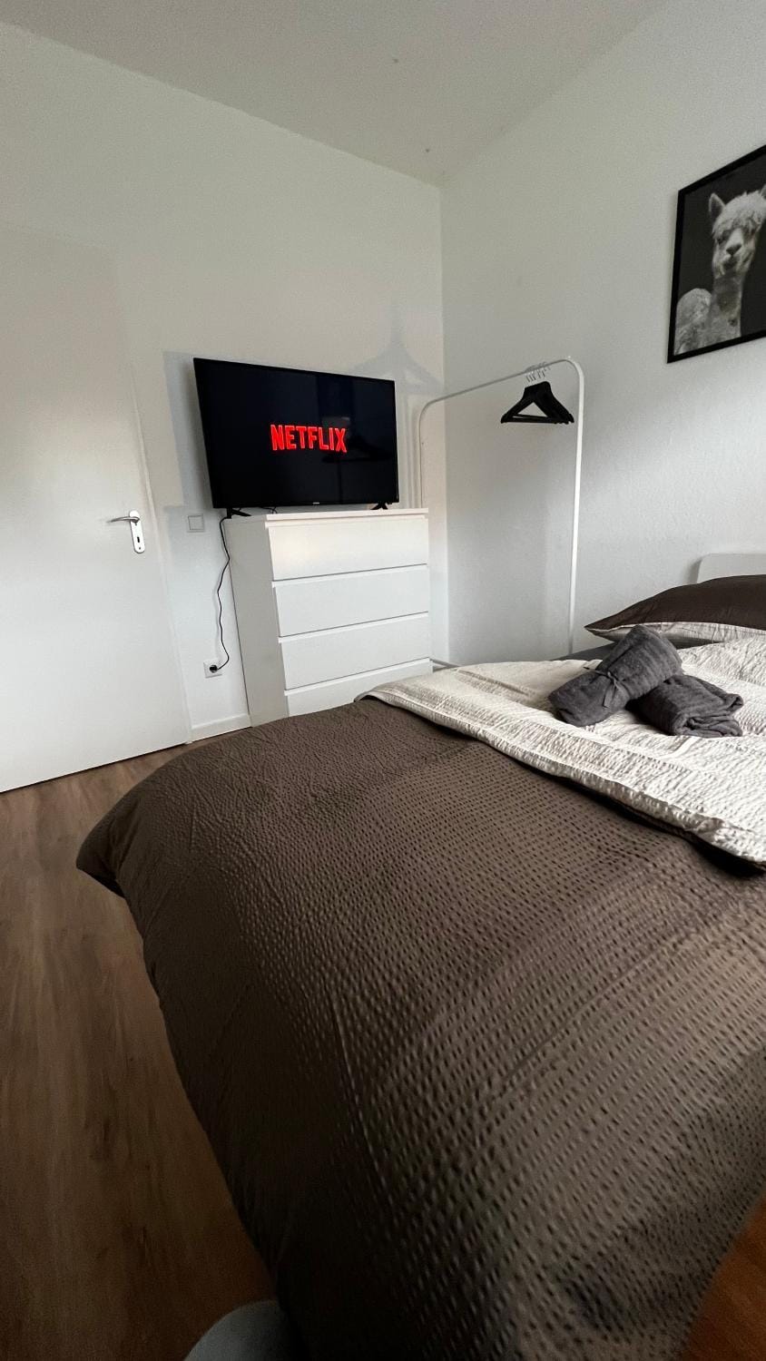 Bed, Photo of the whole room, Bedroom