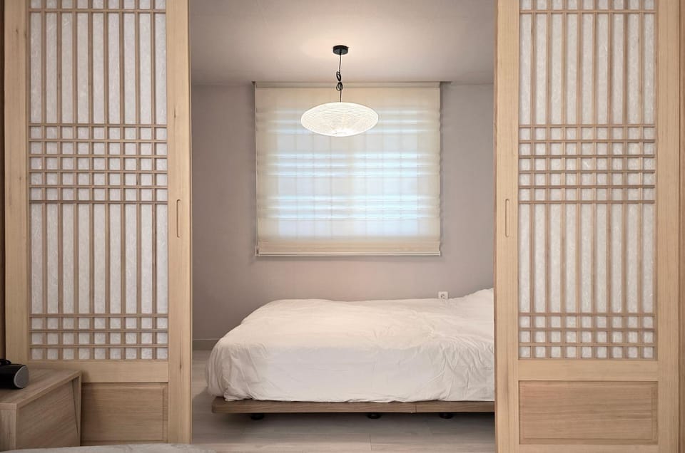 Decorative detail, Internal: Not applicable to any particular room