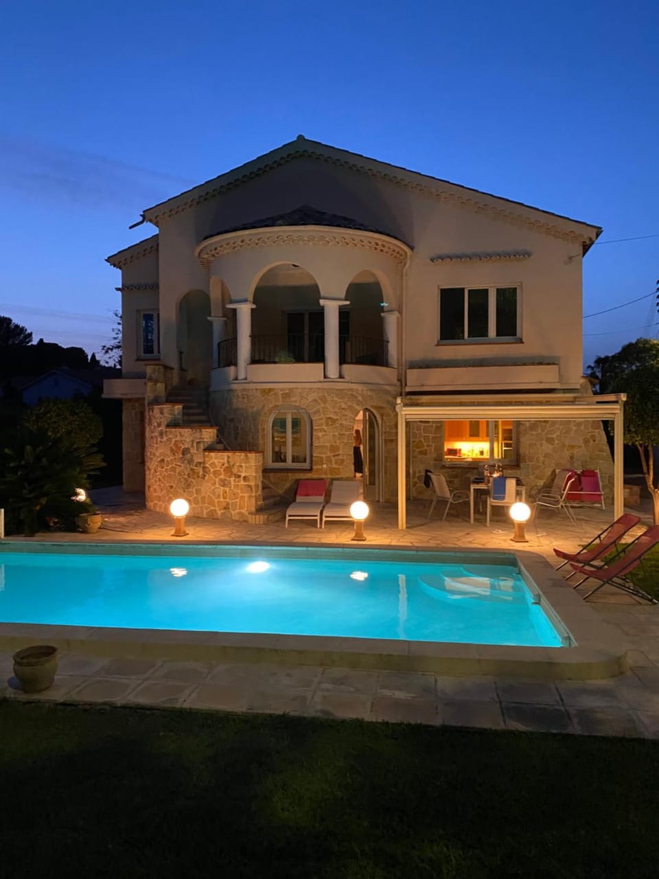 Swimming pool