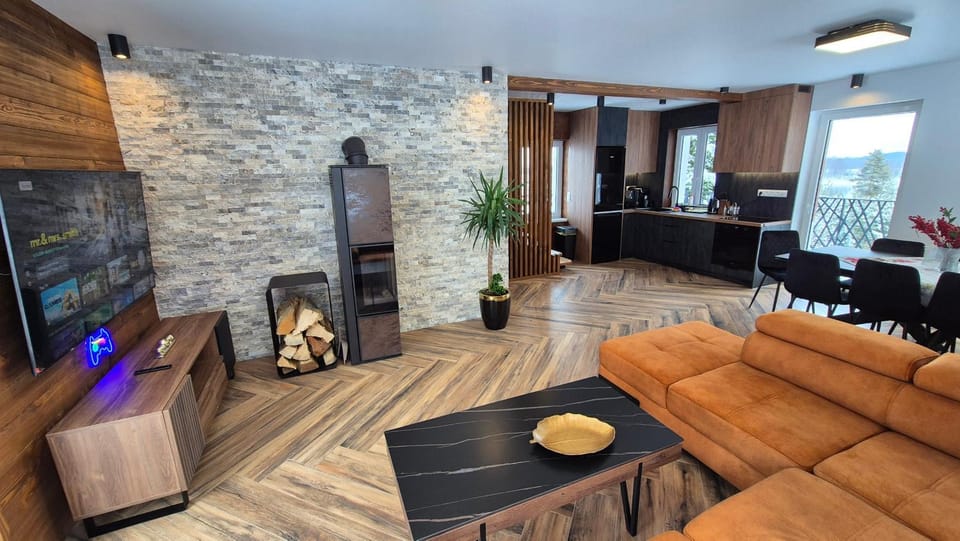 Communal lounge/ TV room, TV and multimedia, Kitchen or kitchenette, Living room, Dining area