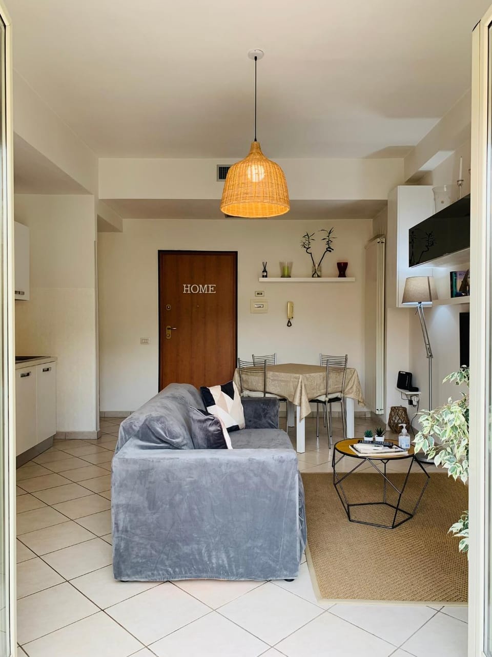 TV and multimedia, Seating area