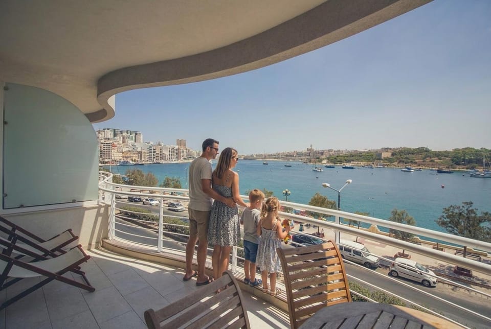 People, View (from property/room), Balcony/Terrace, Sea view, children, Family