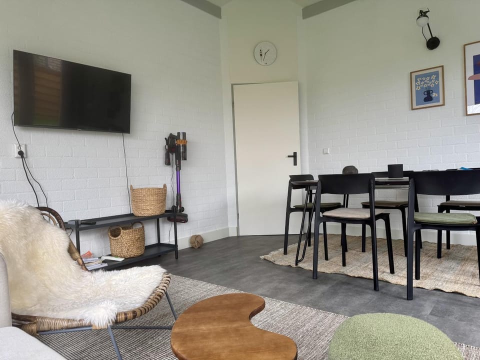 Communal lounge/ TV room, Living room