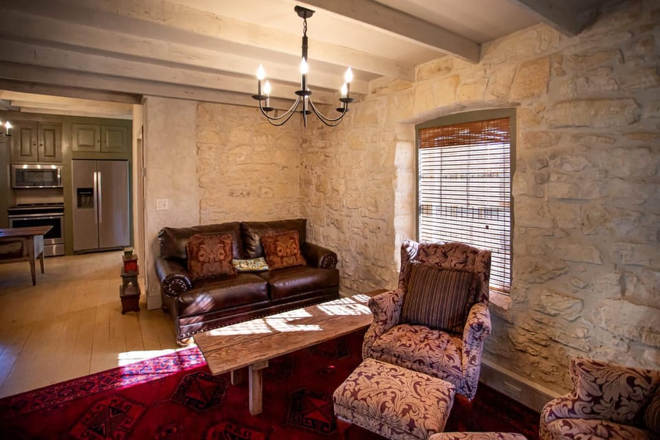 Charming Texas Hill Country Retreat Near Fredericksburg Apartment in Rio Grande