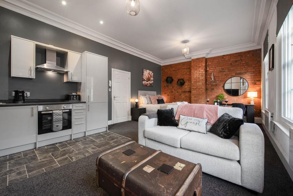 Kitchen or kitchenette, Seating area