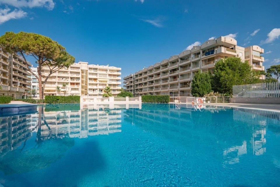 Salou-Modern-Pool-5'playa-2room-PortAvntura-AC13 Apartment in Salou