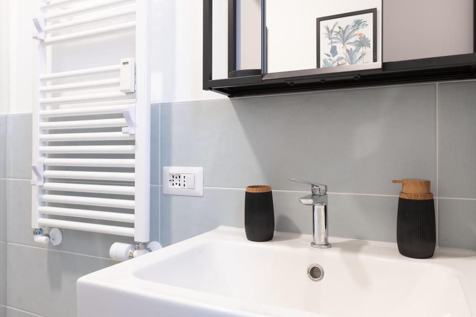 Bathroom, heating
