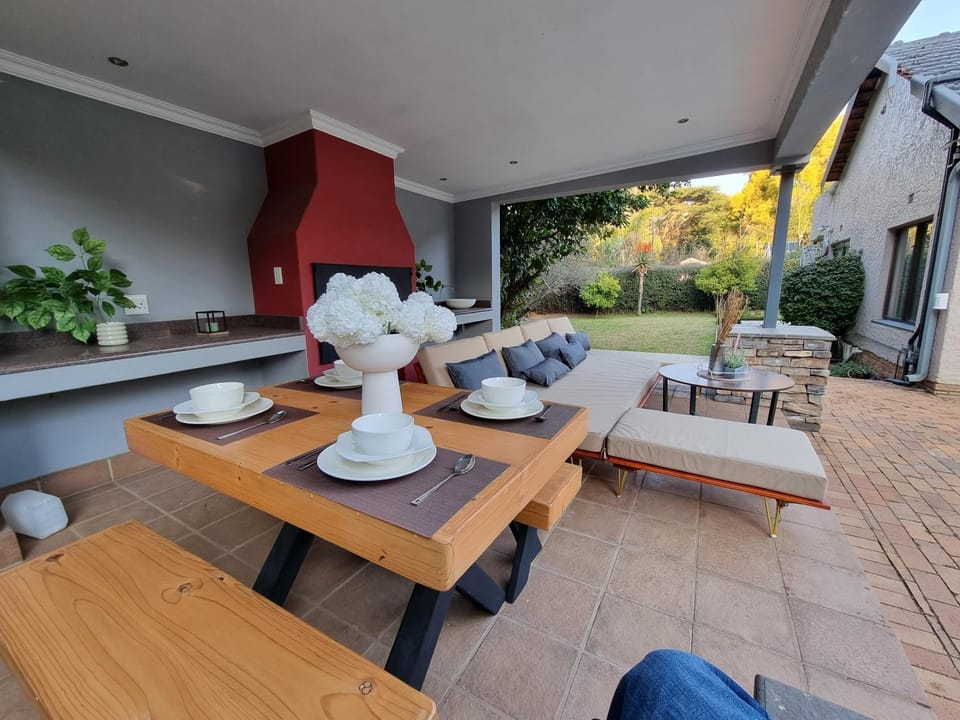 Patio, Day, BBQ facilities, Garden, Kitchen or kitchenette, Living room, Seating area, Dining area, sunbed