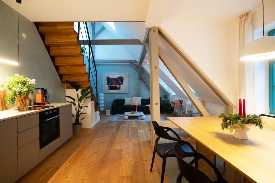 Kitchen or kitchenette, Living room, Seating area, Dining area